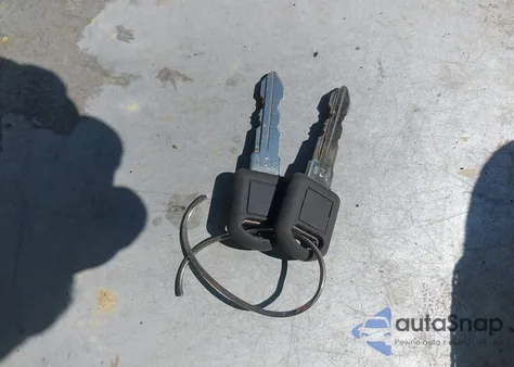 2002 Pontiac Grand Prix Se z USA, uszkodzony, nr VIN 1G2WK52J92F113800